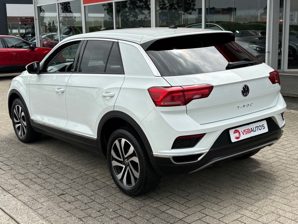 Volkswagen T-ROC TSI ACTIVE. LED NAVI CARPLAY AIRCO STOELVER, Gebruikt, Met garantie (alle), Wit, Bedrijf