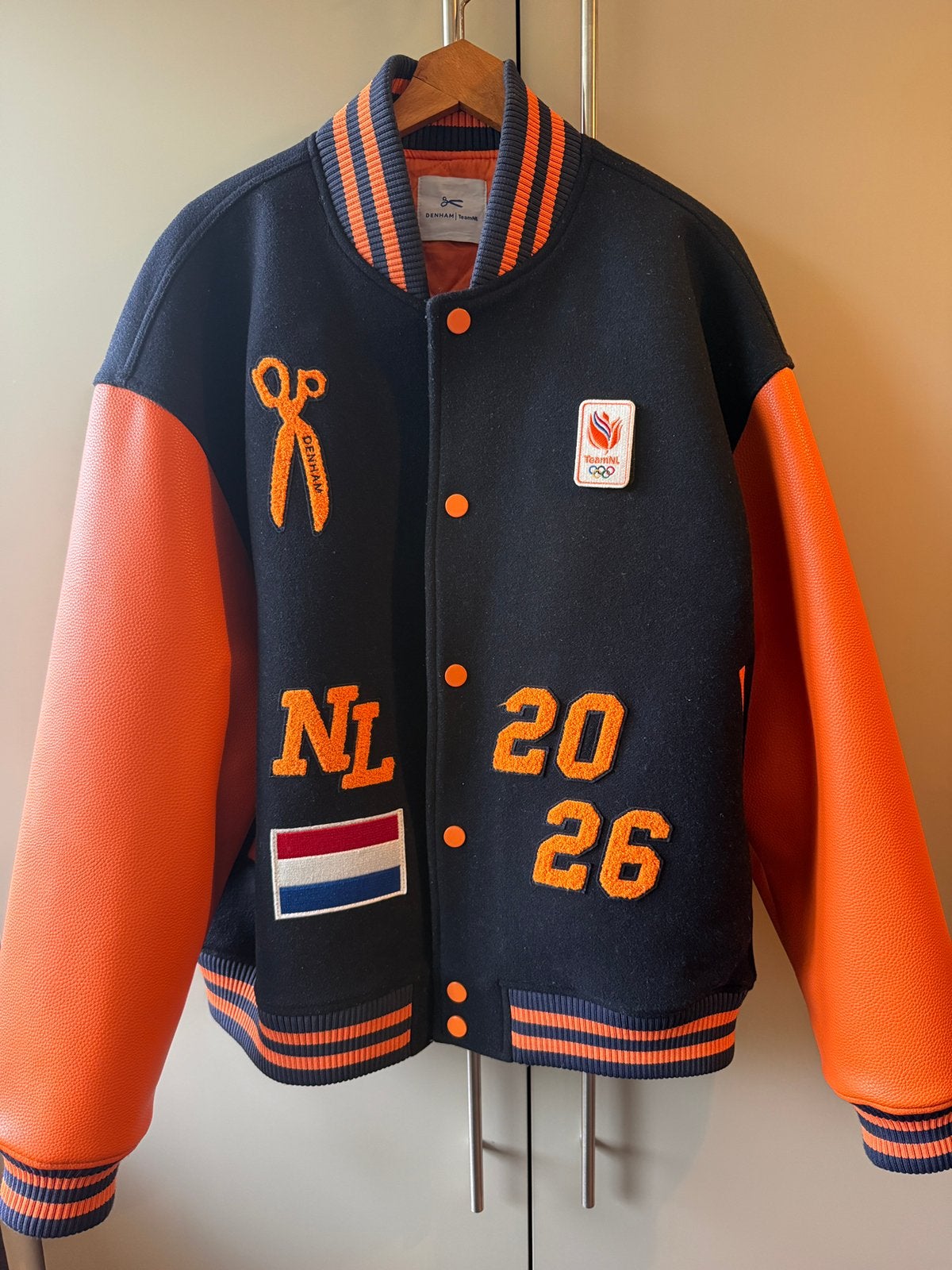 Denham TeamNL varsity jack maat L, Maat 52/54 (L), Denham, Zwart, Nieuw