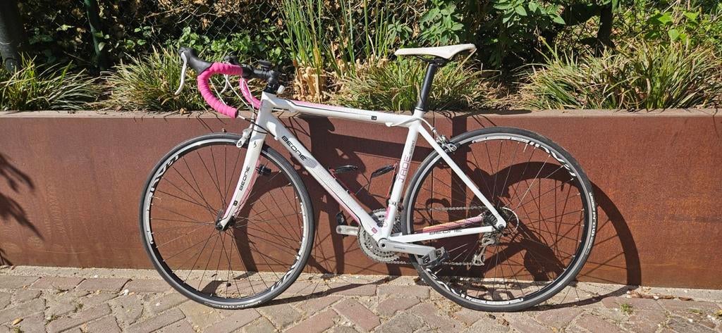 Beone Jade racefiets dames 50 Aluminium, roze accenten, Fietsen en Brommers, Fietsen | Racefietsen, Ophalen
