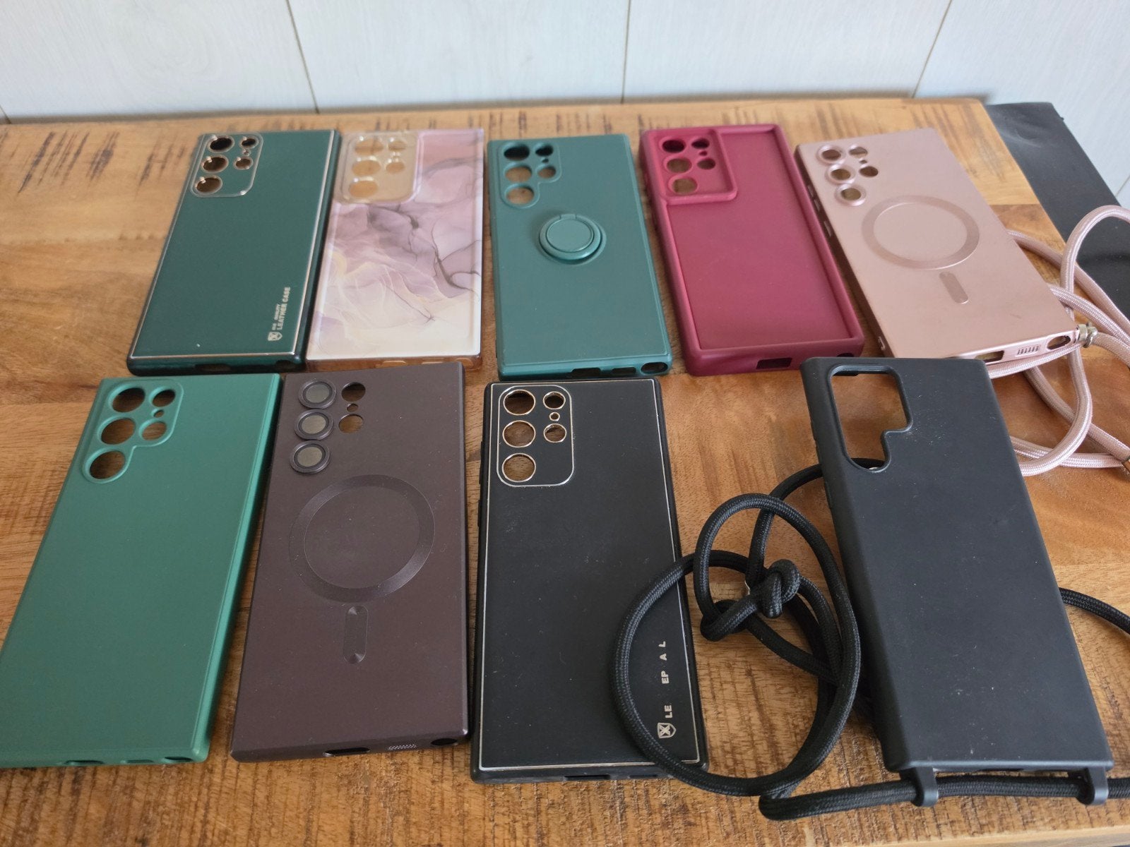 Set van 9 Samsung S22 Ultra hoesjes (o.a. MagSafe & Koord)