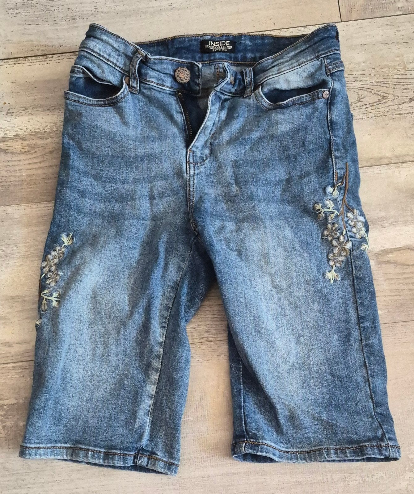 Inside spijkerbroek short met bloemen borduursel - Maat 38, Kleding | Dames, Broeken en Pantalons, Maat 38/40 (M), Kort, Blauw