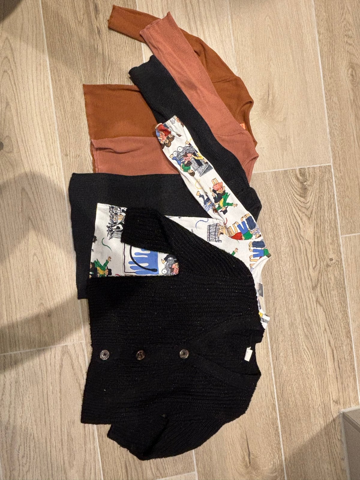 4 longsleeves & 1 gebreid vest maat 98 HEMA, Polarn o. Pyret, Ophalen, Gebruikt, Meisje