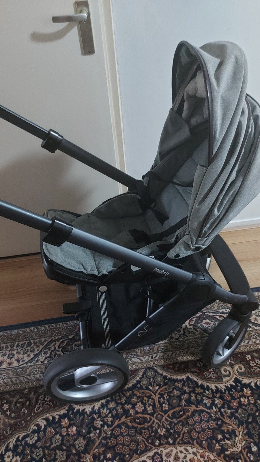 Mutsy Evo kinderwagen met reiswieg en zitje, Ophalen, Gebruikt, Mutsy, Met reiswieg