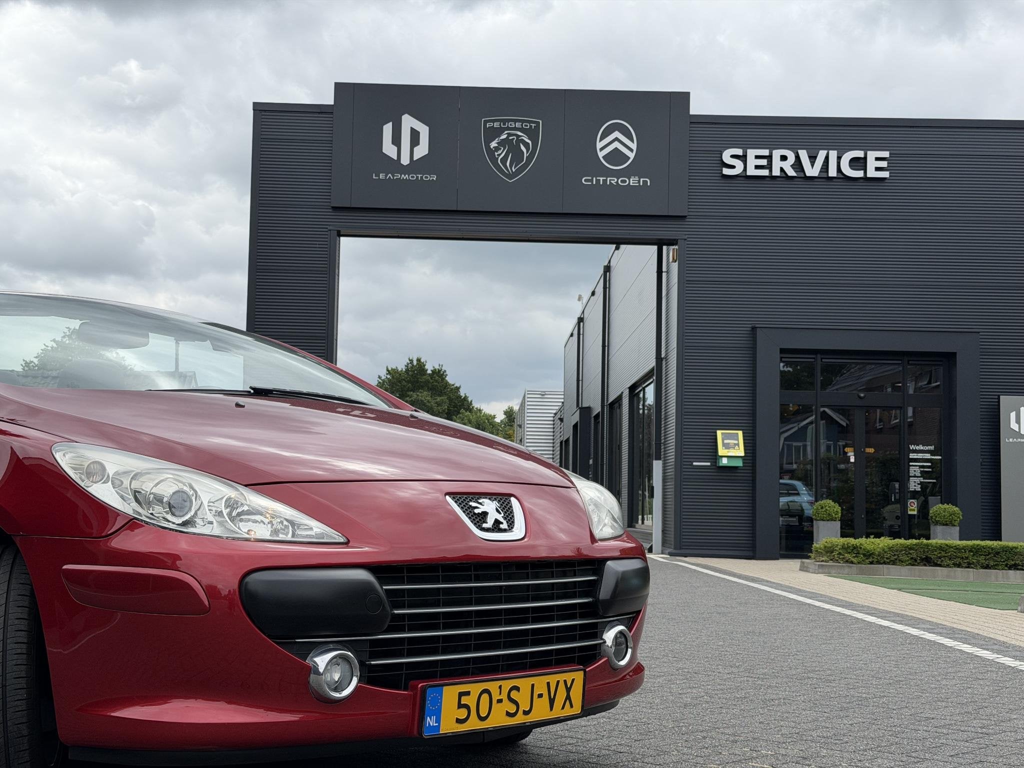 Peugeot 307 CC 2.0-16V 140PK Cabrio, Leder, Parkeersensoren,, Voorwielaandrijving, Gebruikt, 4 cilinders, 4 stoelen