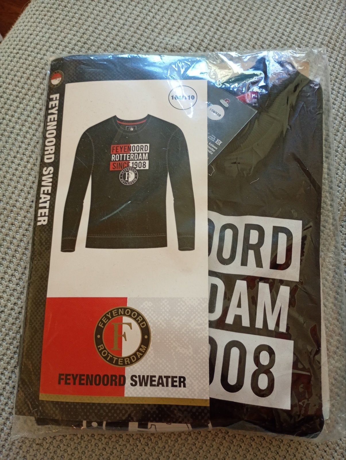 Nieuw sweater Feyenoord maat 104/110, Ophalen of Verzenden, Nieuw, Meisje, Trui of Vest