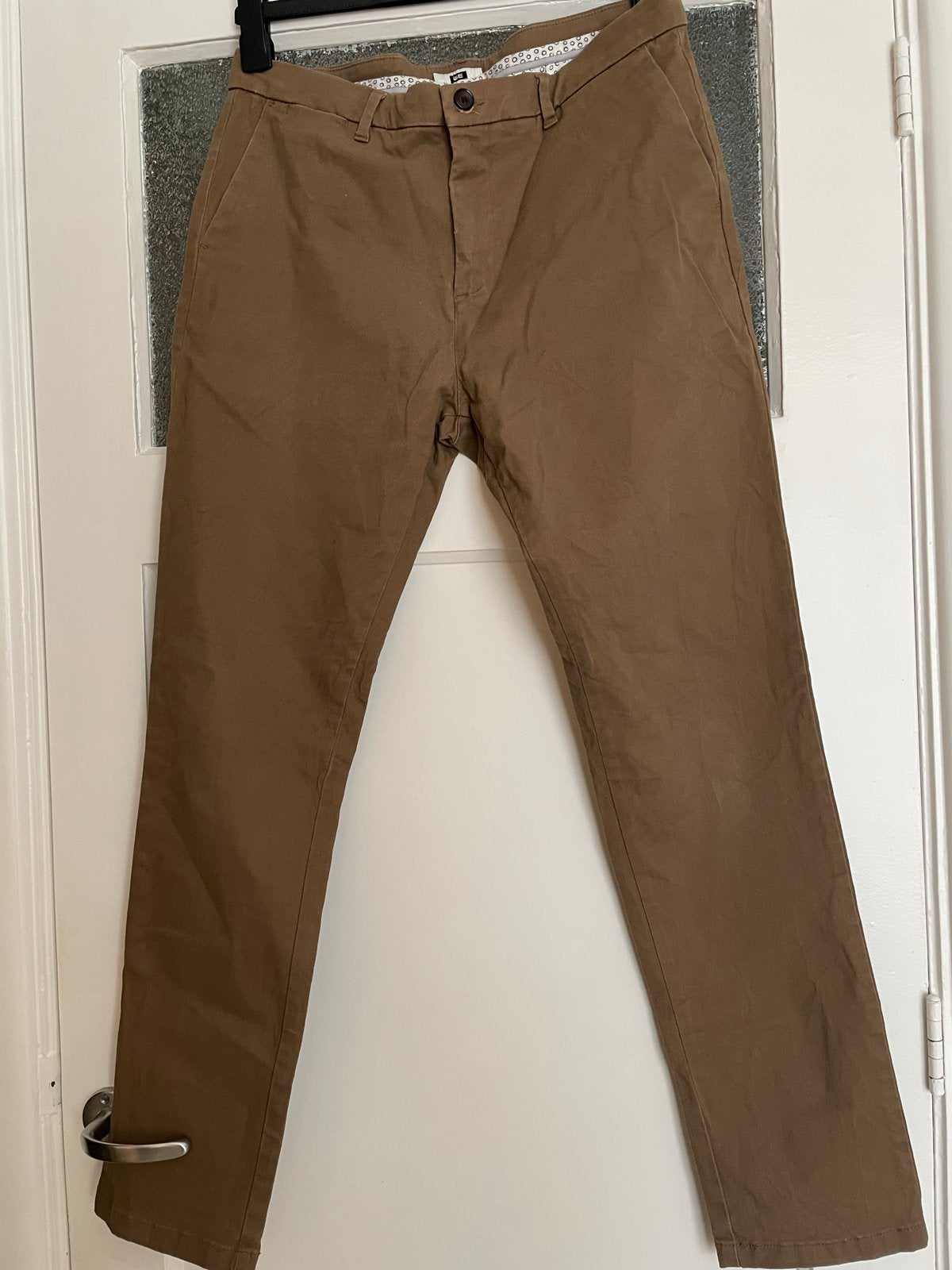 WE Bruine heren  Chino Broek -  M 48/50  lengte 32, Ophalen of Verzenden, Zo goed als nieuw, Maat 48/50 (M), Bruin