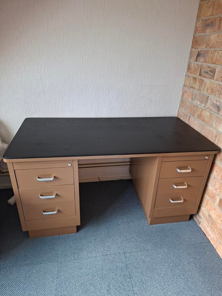 Prachtig vintage ijzeren bureau, Huis en Inrichting, Bureaus, Ophalen of Verzenden