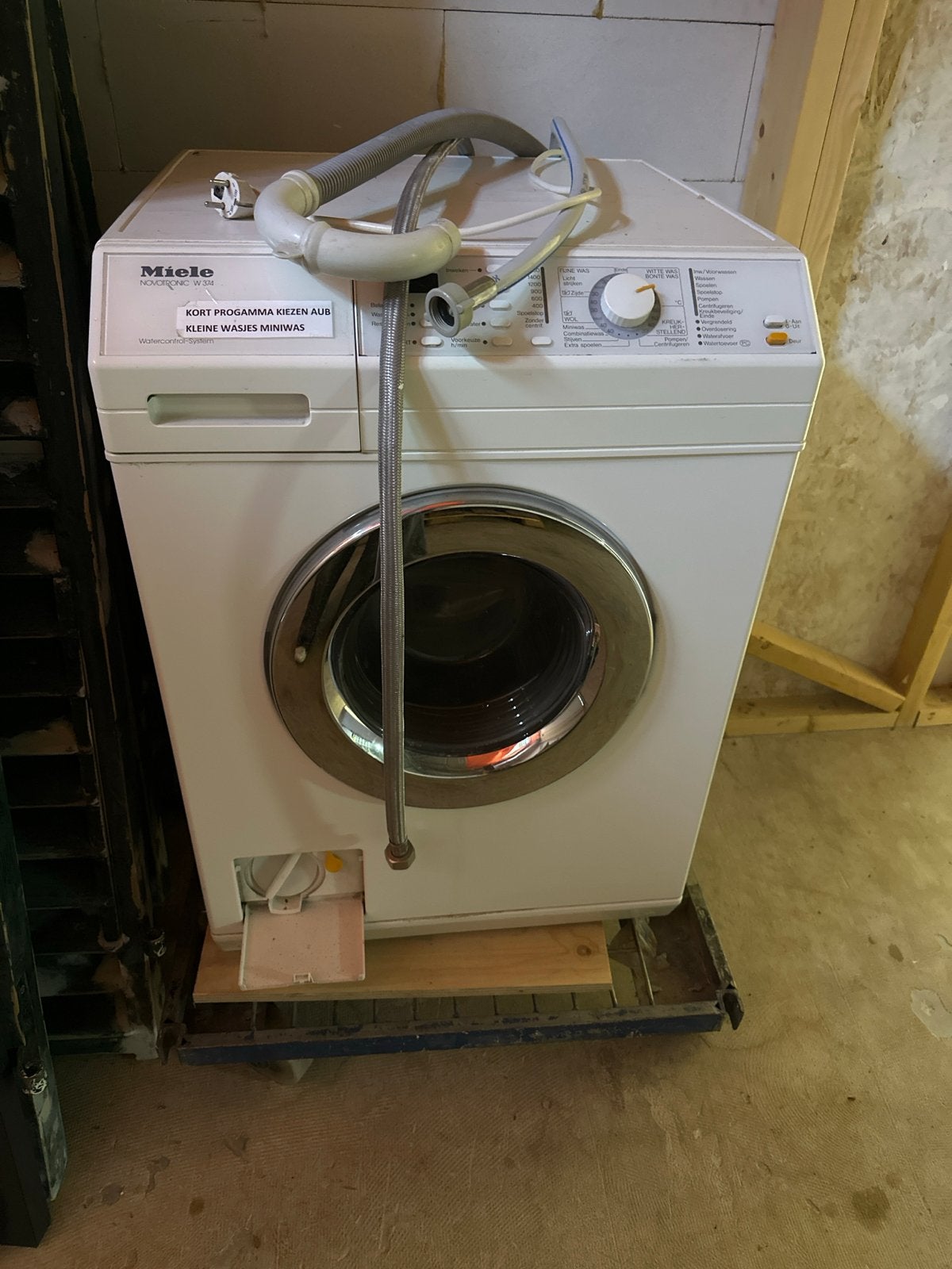 Miele Novotronic W 374 Wasmachine - Voorlader, Ophalen, 6 tot 8 kg, Voorlader, Kort programma