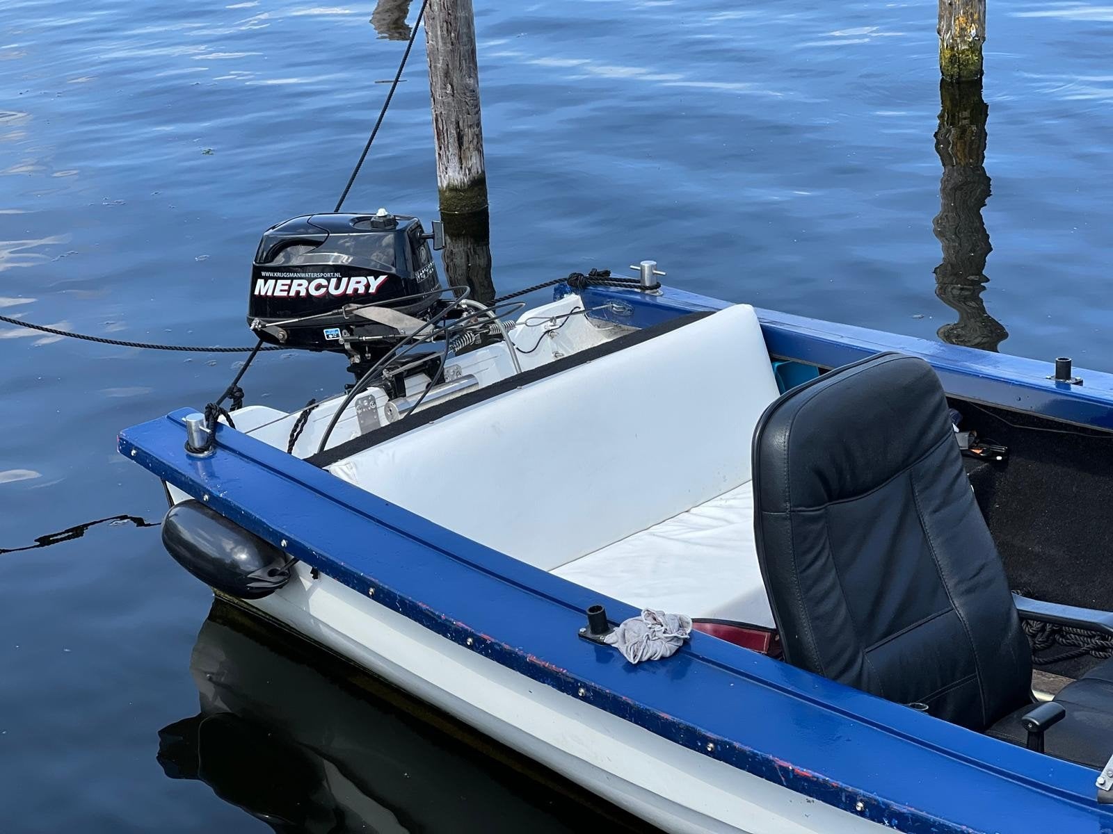 4,5 meter leuke polyester boot met 6 pk 4 tact Mercury, Watersport en Boten, Speedboten, Ophalen, Gebruikt, 6 pk, Minder dan 70 pk