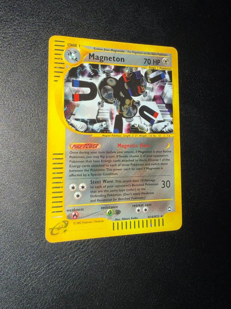 Magneton H16/H32 Holo Rare Skyridge Pokémon Kaart, Ophalen of Verzenden, Zo goed als nieuw, Losse kaart, Foil