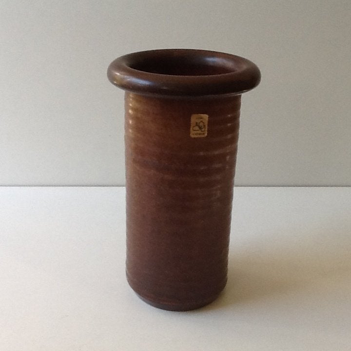 Grote bruine retro vintage vaas   van Ecri Katwijk, Huis en Inrichting, 25 cm, Ophalen of Verzenden, Zo goed als nieuw, Geschikt voor droogbloemen