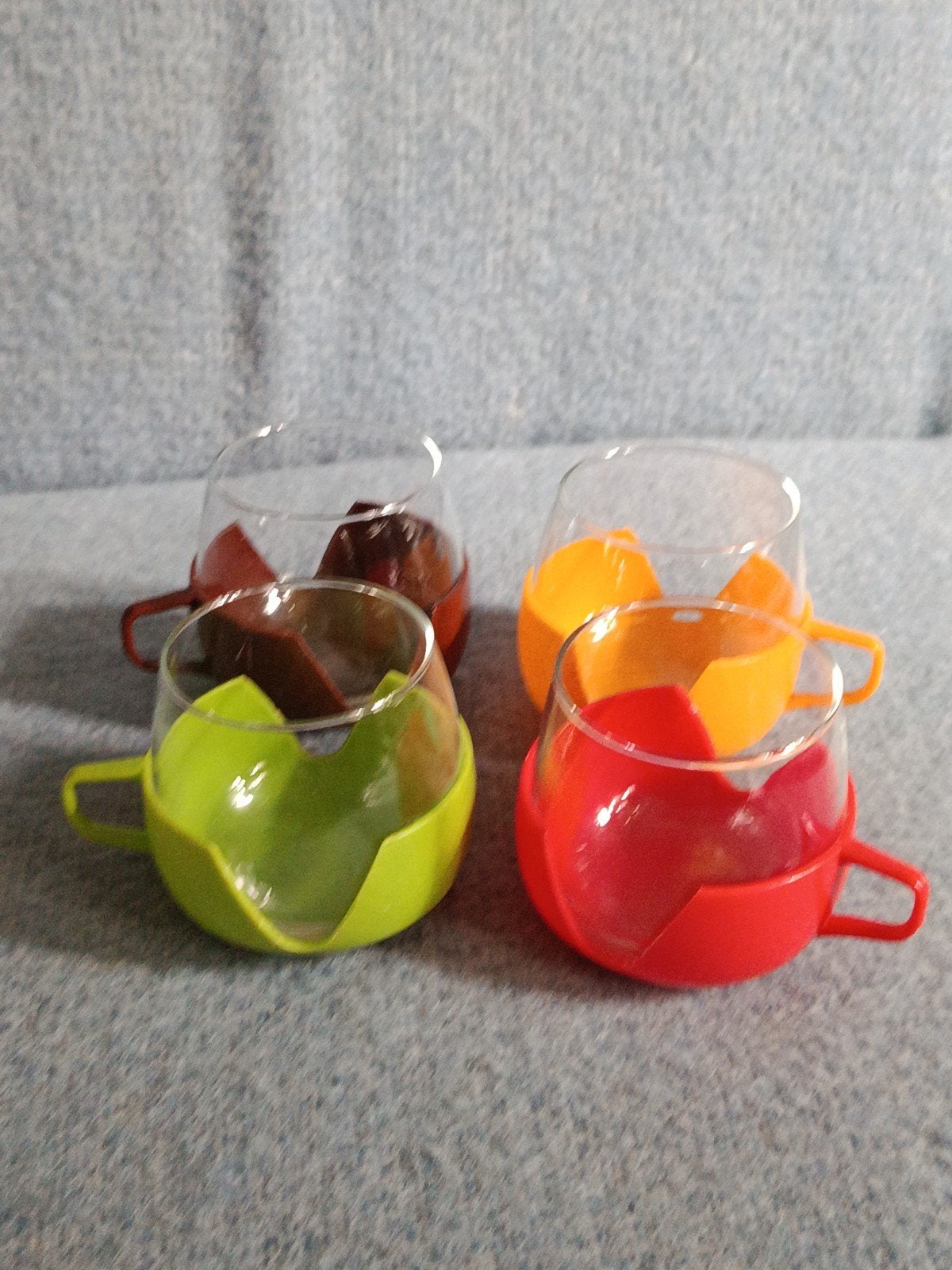 Set van 4  1970's theeglazen in kunststof houder, Ophalen of Verzenden