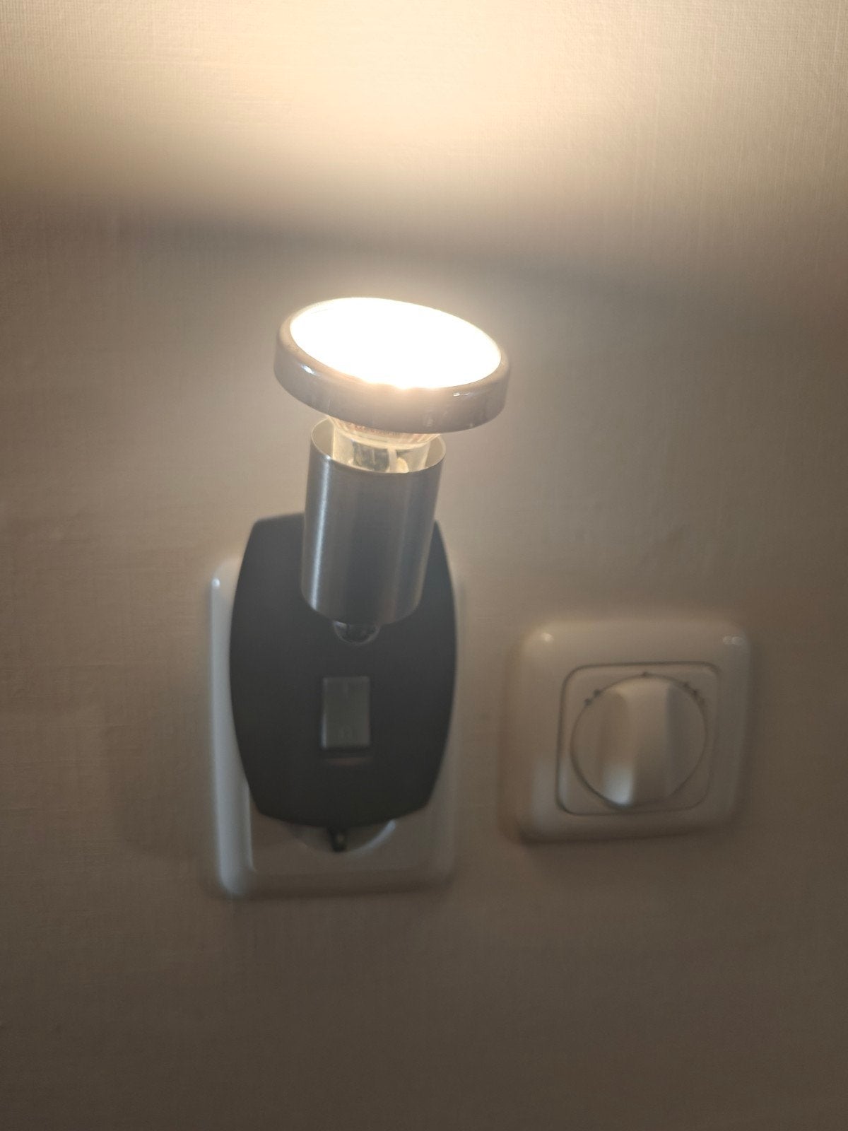 Handige stekkerlamp met schakelaar, direct in stopcontact, Ophalen