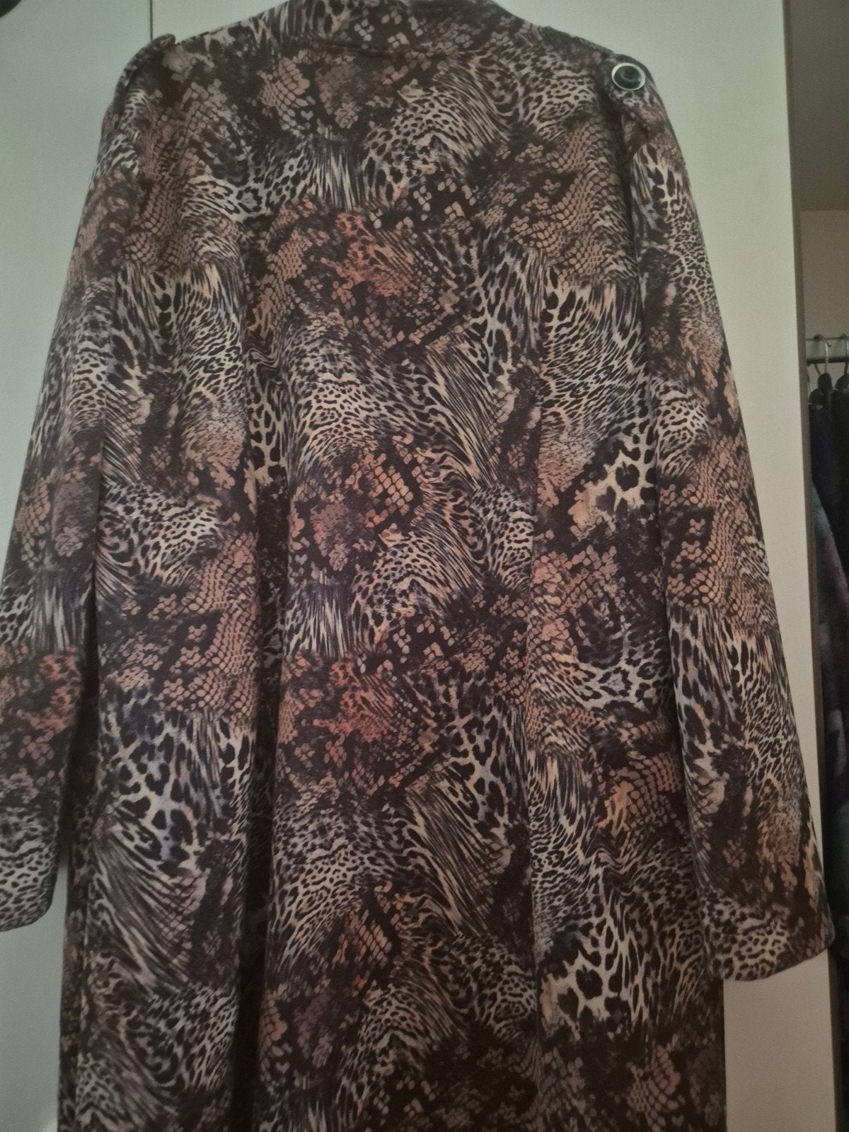 Lange jas met dierenprint - Maat L, Meerkleurig, Maat 42/44 (L), Ophalen of Verzenden, Onbekend