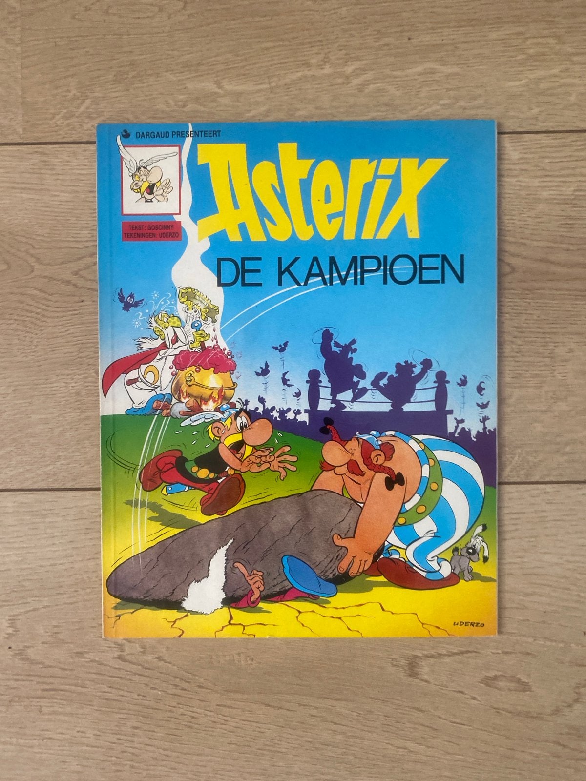 Asterix De Kampioen - Klassiek stripboek, Boeken, Stripboeken, Eén stripboek, Ophalen of Verzenden, Gelezen