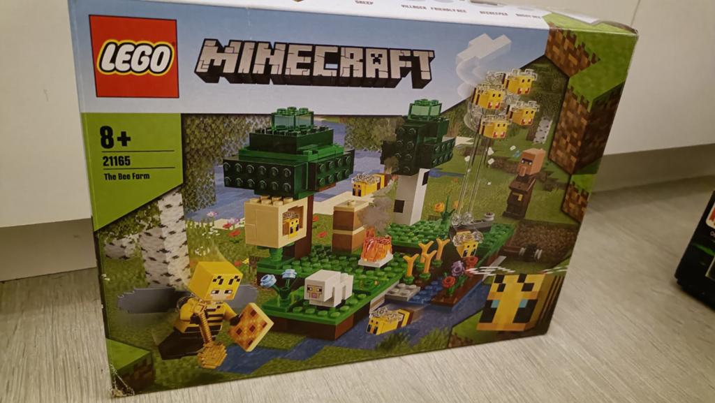 Lego 21165 Minecraft The Bee Farm Complete set + handleiding, Ophalen of Verzenden, Zo goed als nieuw