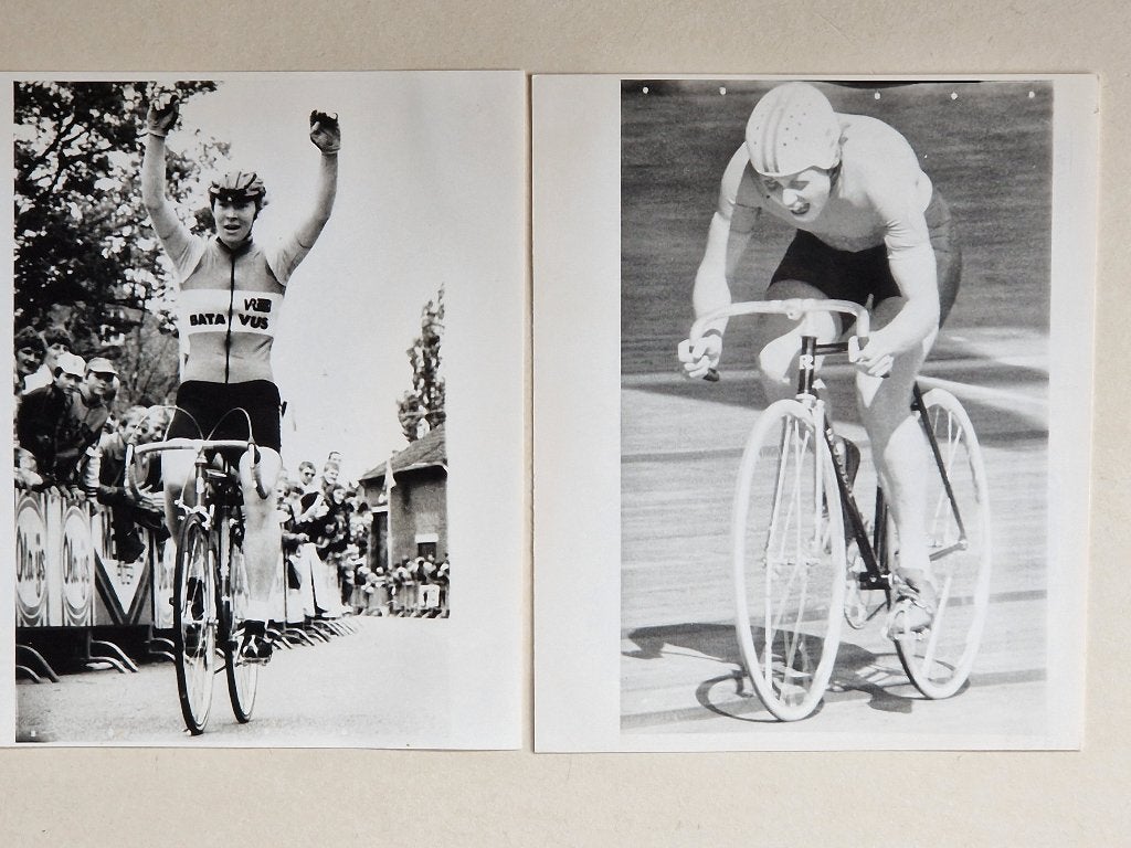 (P) 2 Persfoto's - sportfoto's wielrennen. Dames, Ophalen of Verzenden, Zo goed als nieuw