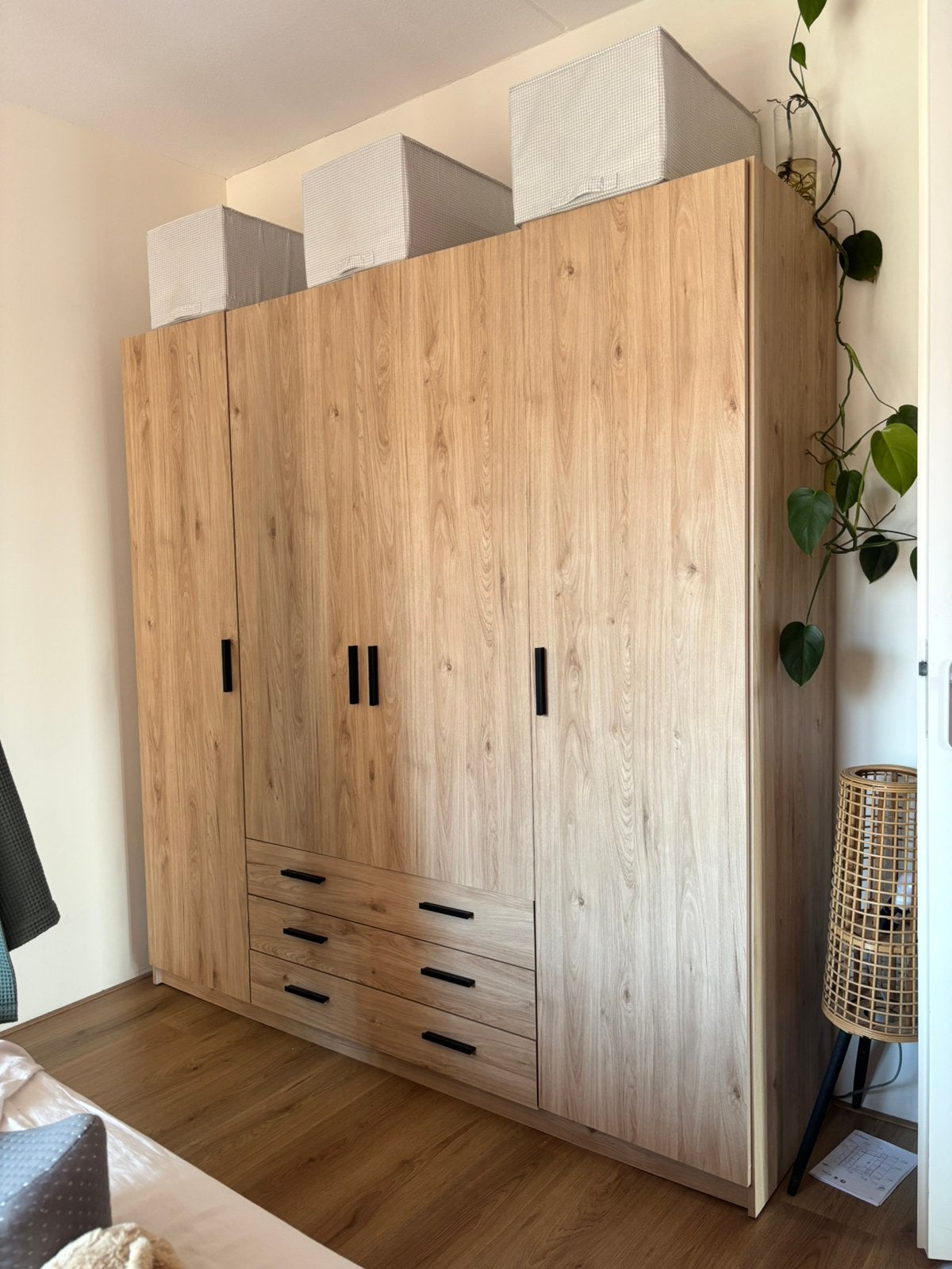 4-deurs kledingkast eikenkleur, Huis en Inrichting, Kasten | Kledingkasten, 150 tot 200 cm, Eikenhout, Zo goed als nieuw, Modern