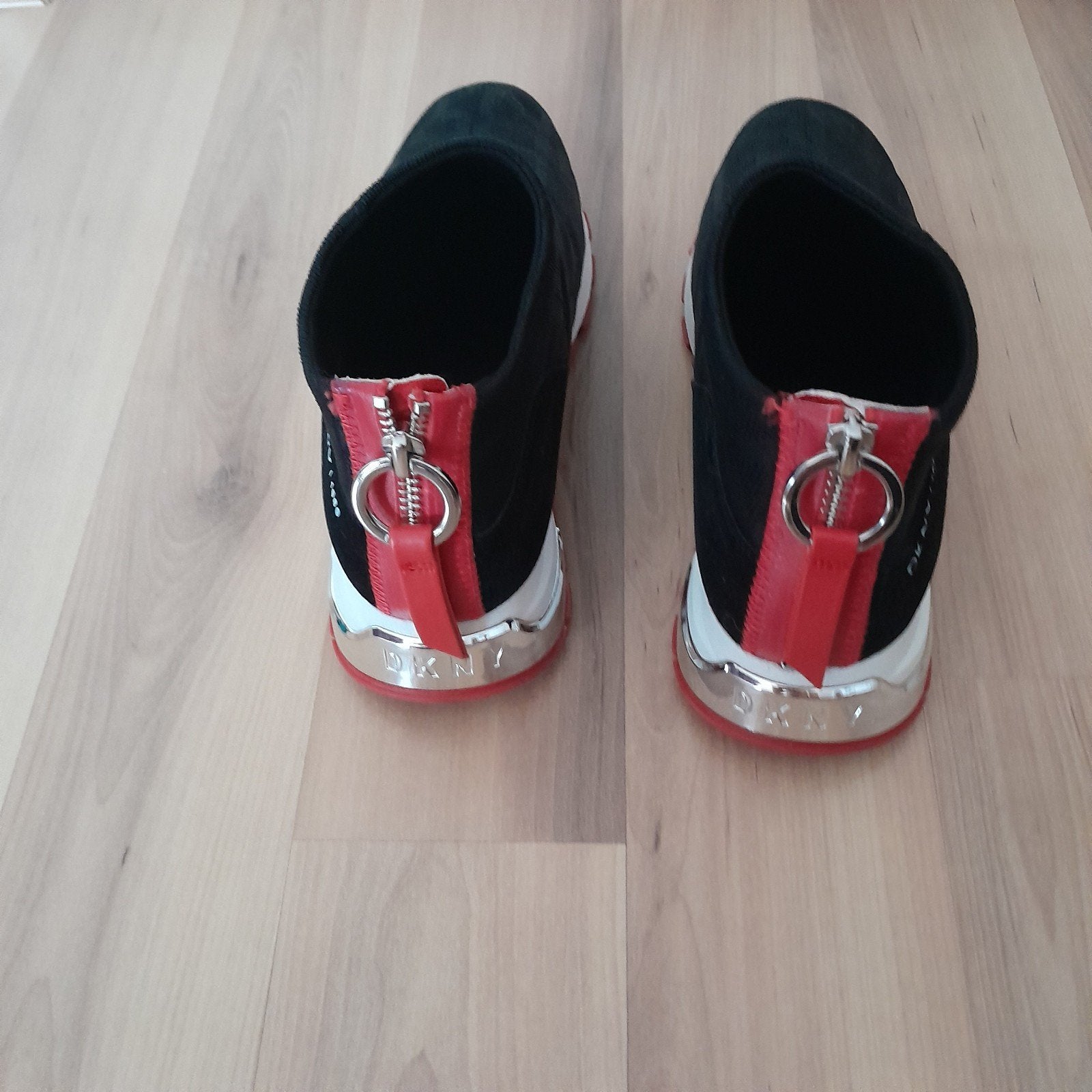 Nieuwe DKNY sneakers maat 37.5, Kleding | Dames, Zwart, DKNY, Nieuw, Ophalen of Verzenden