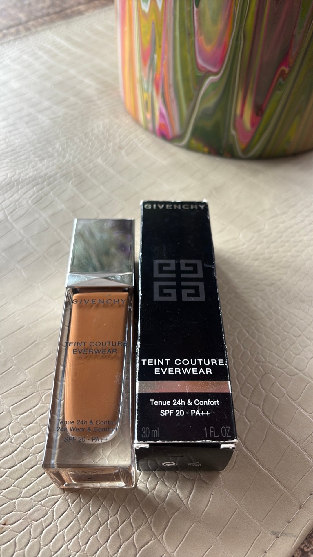 Givenchy teint couture everwear nr Y400 nieuw, Ophalen of Verzenden, Nieuw, Gehele gezicht