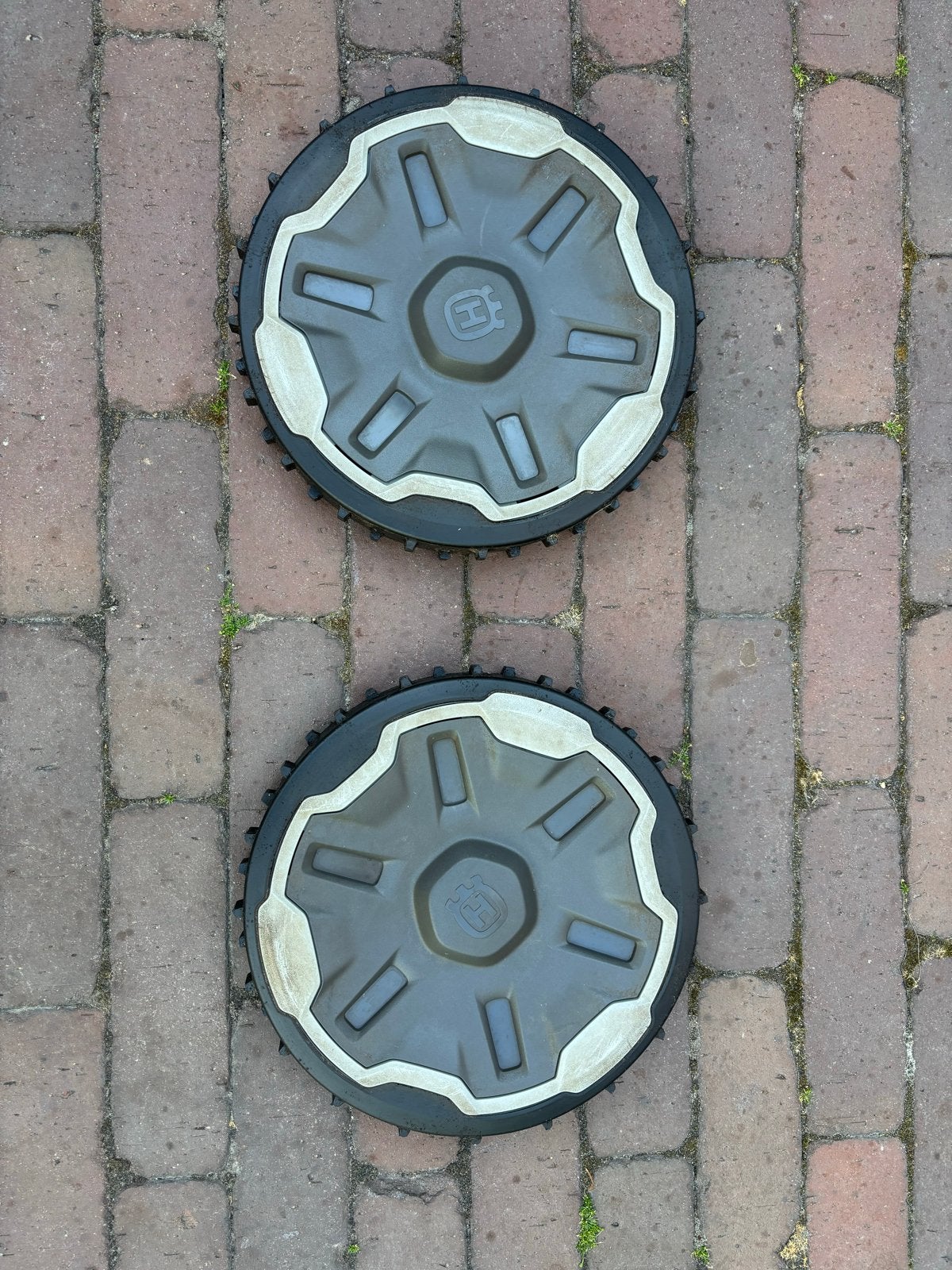 Husqvarna Automower wielen (set van 2), Tuin en Terras, Robotmaaiers, Ophalen, Gebruikt