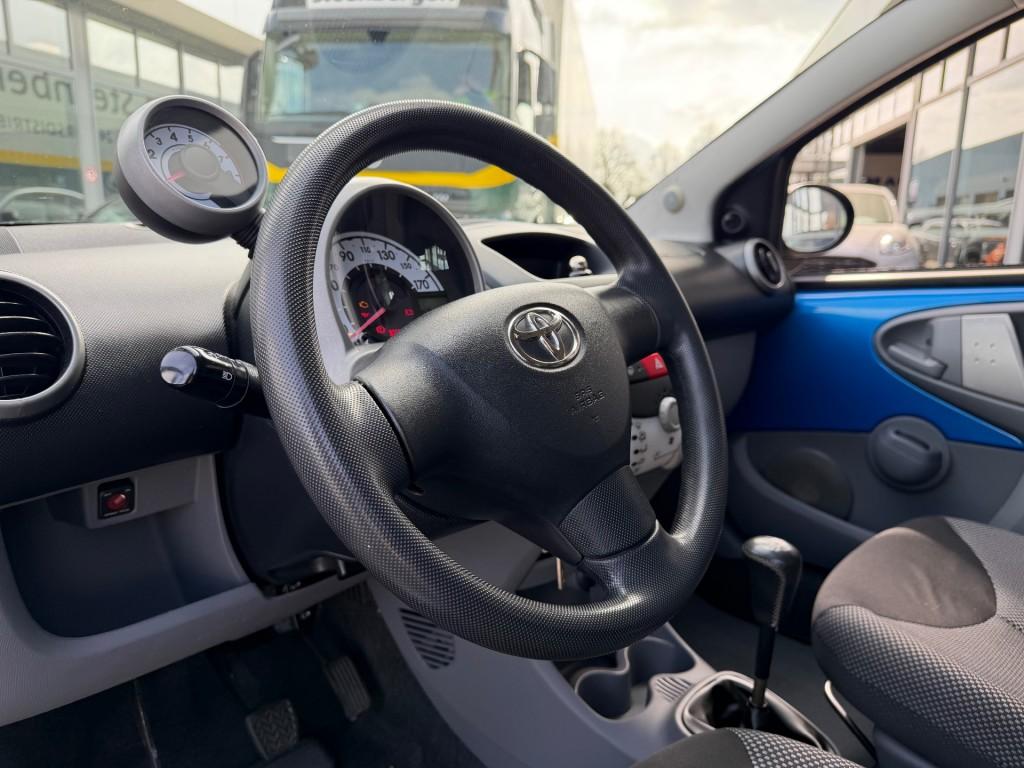 Toyota AYGO 1.0-12V AIRCO LMV, Gebruikt, 68 pk, Bedrijf, Handgeschakeld