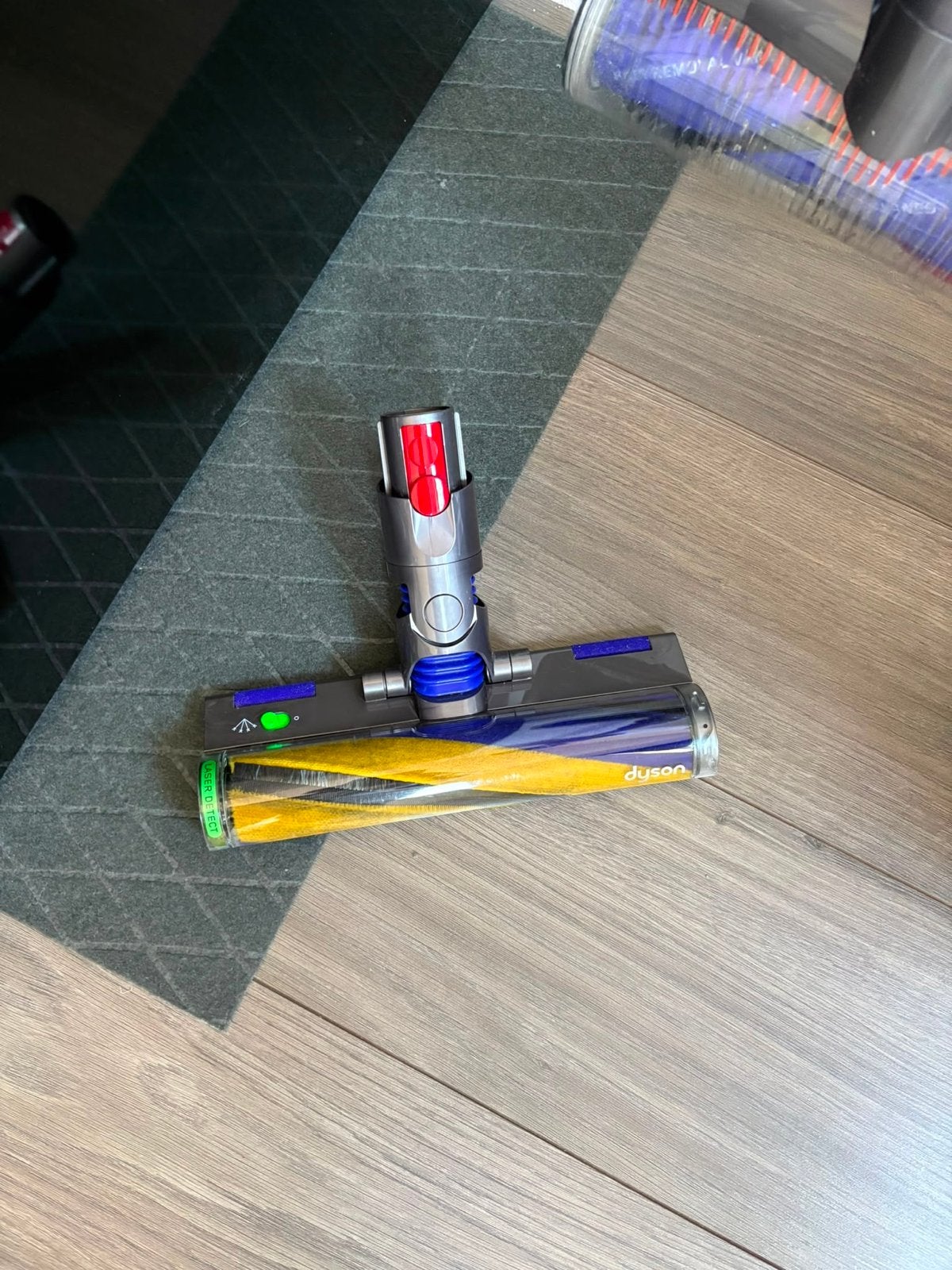 Dyson V12 Detect Slim Absolute draadloze stofzuiger, Ophalen, Draadloos, Zo goed als nieuw, Dyson
