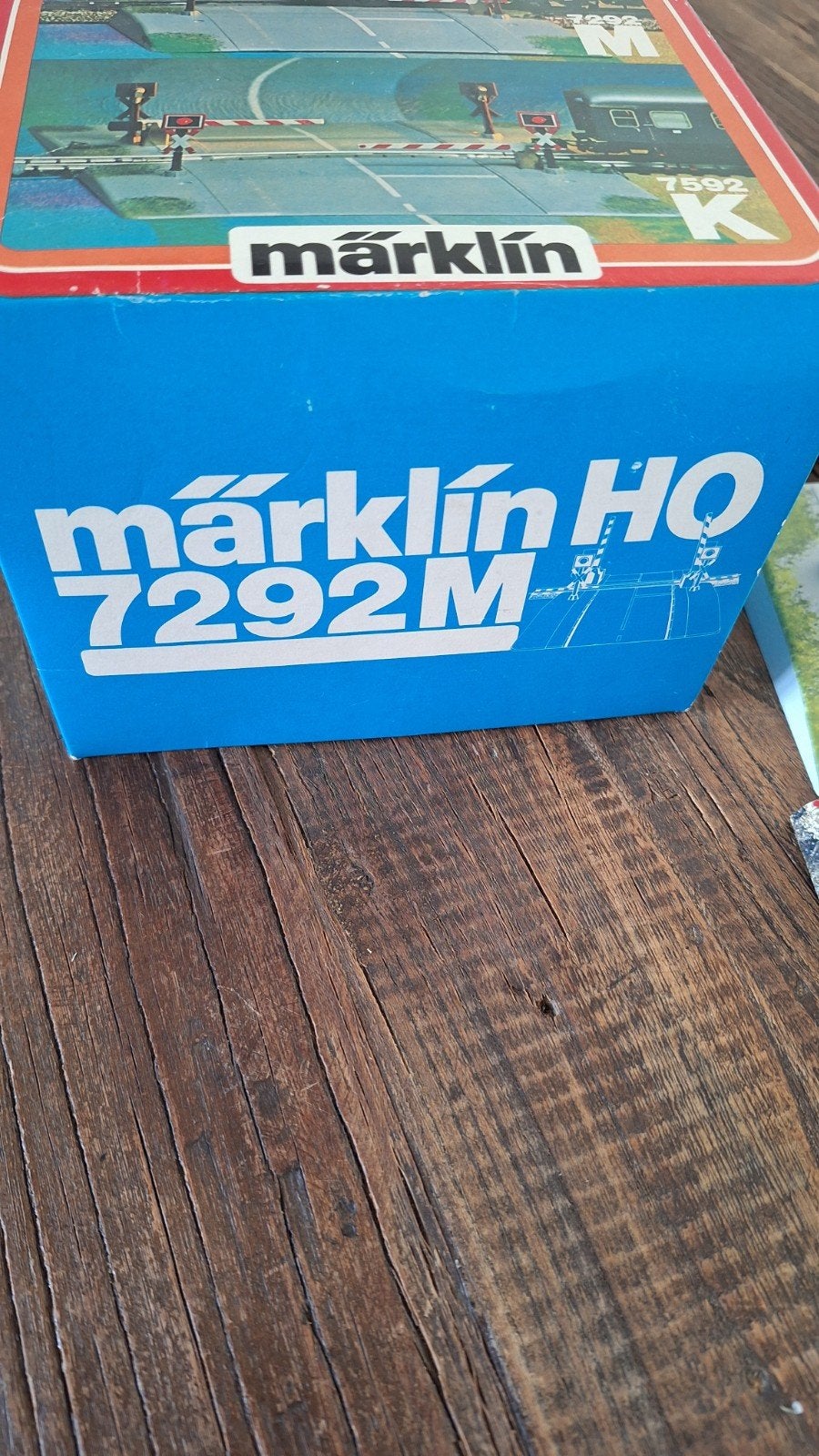 Märklin HO 7292M Spoorwegovergang met slagbomen, Ophalen of Verzenden