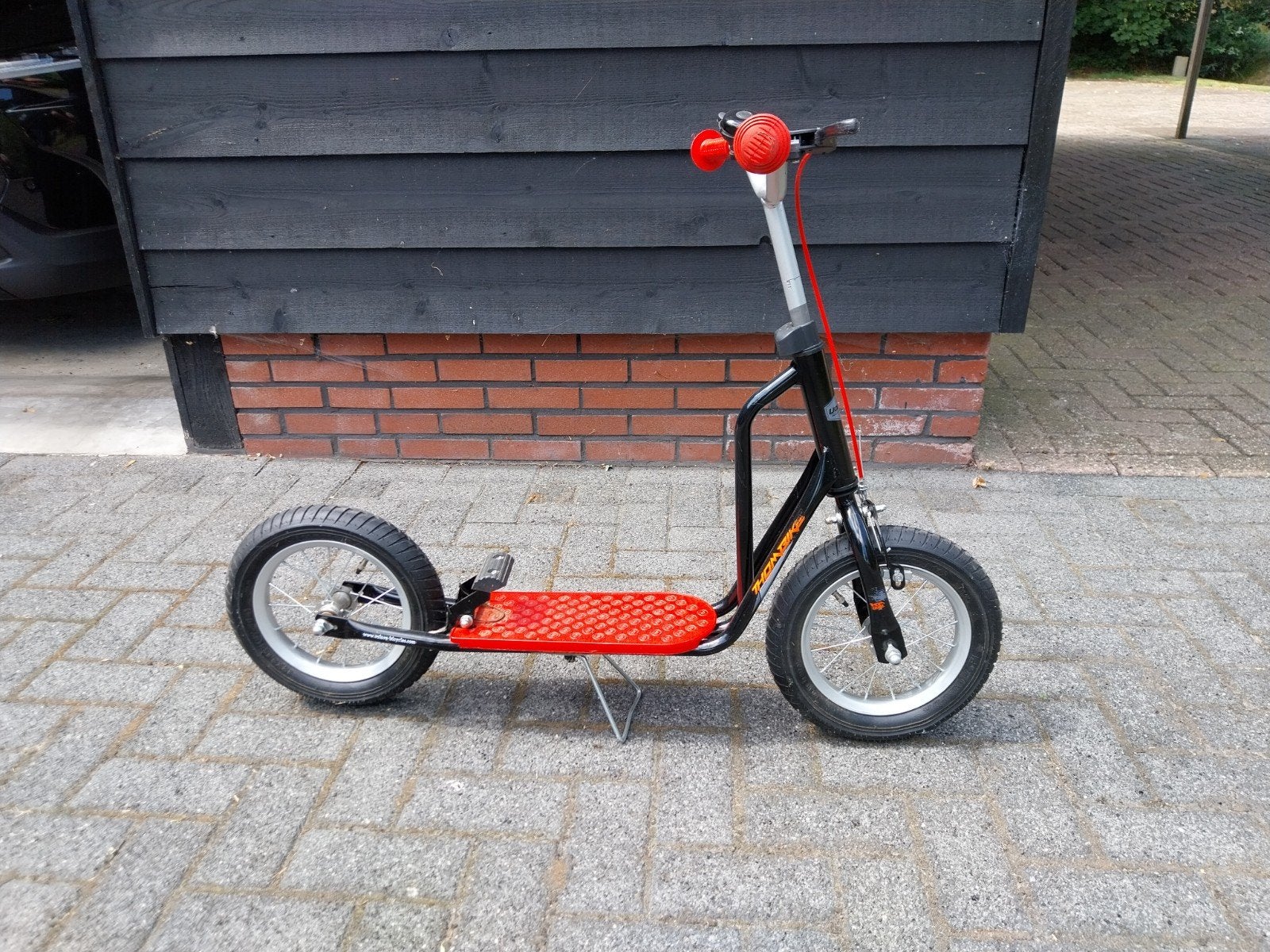 Stevige step met handrem en standaard, Ophalen, Gebruikt, Gewone step, Onbekend