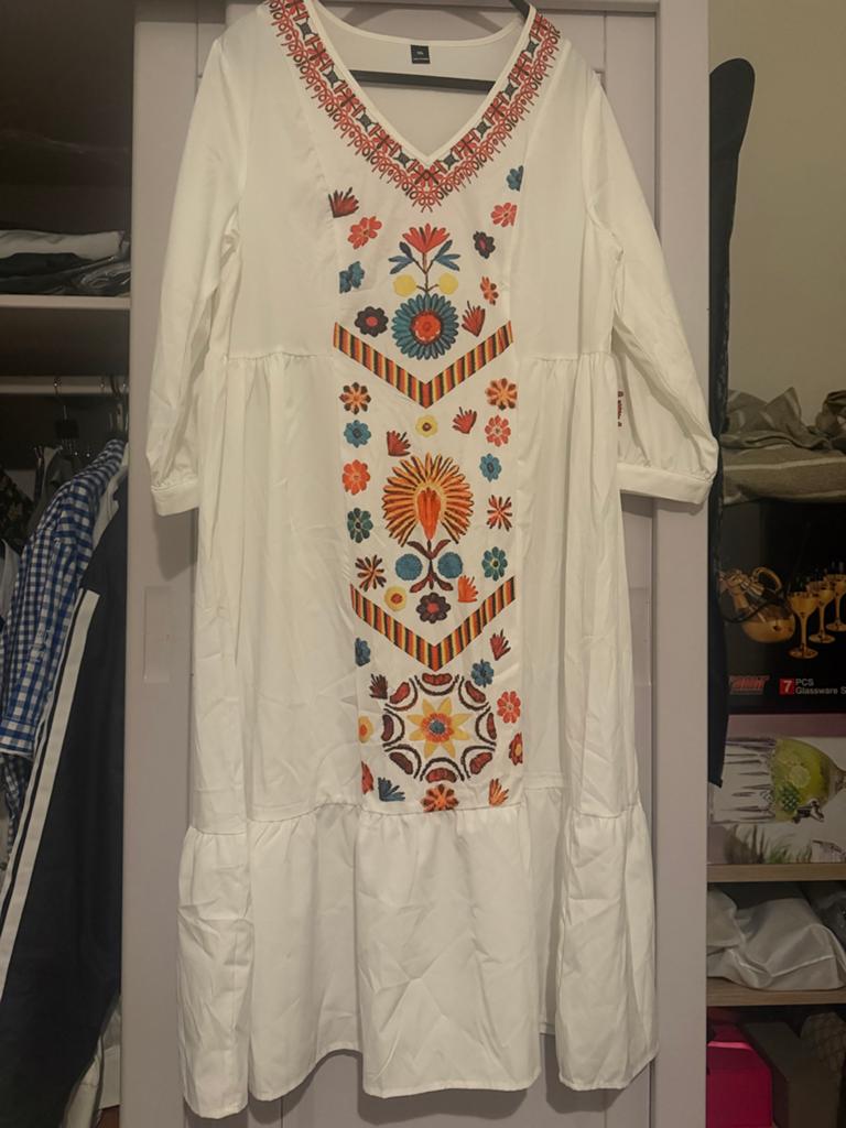 Nieuw Witte maxi jurk met kleurrijke borduursels, Kleding | Dames, Jurken, Wit, Maat 42/44 (L), Ophalen of Verzenden, Zo goed als nieuw