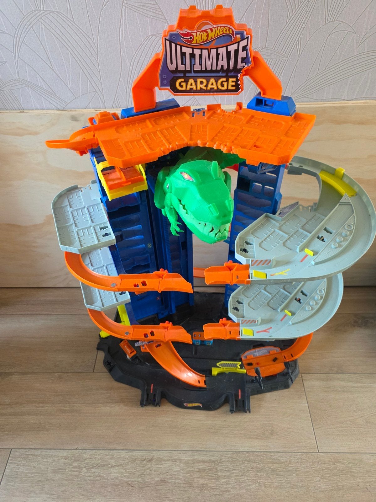 Hot Wheels Ultimate Garage met dinosaurus, Ophalen of Verzenden, Gebruikt