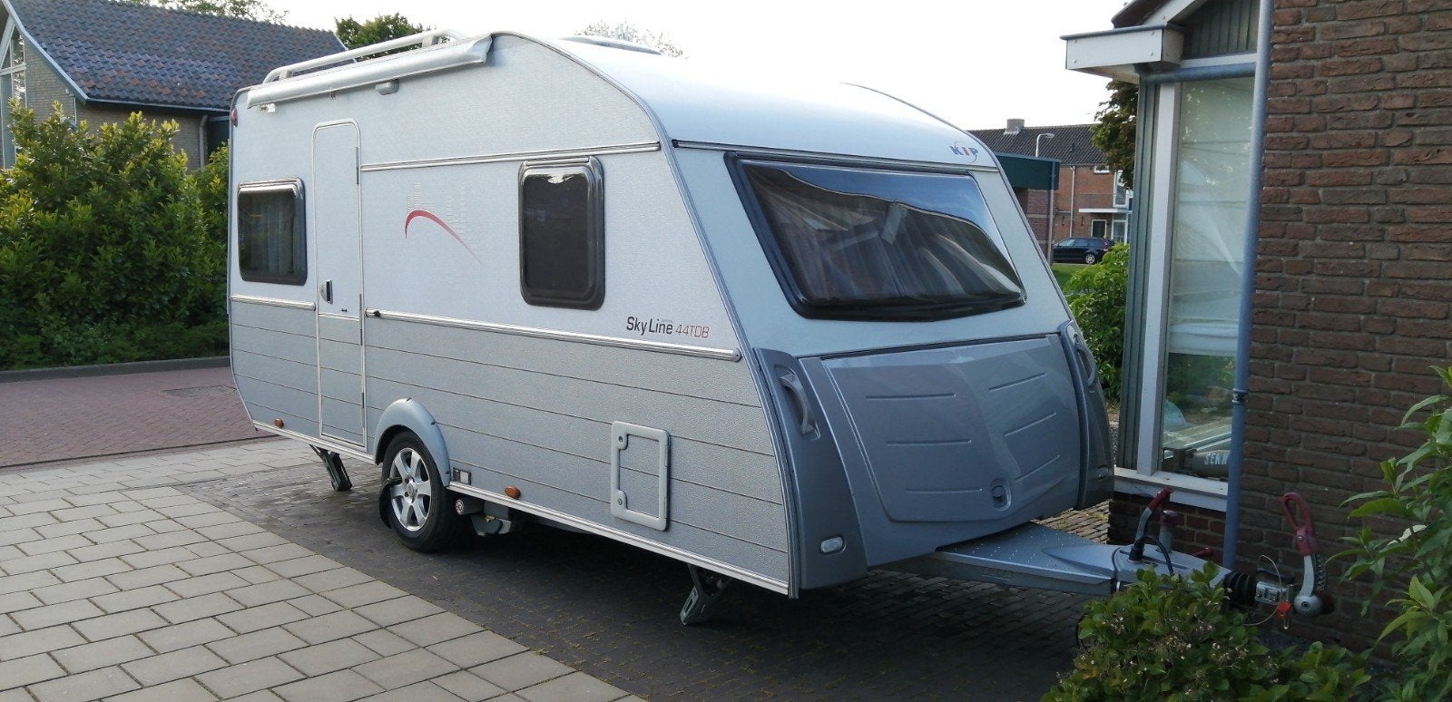 Kip Sky-Line Special 44TDB - Compacte en complete caravan, Kip, Frans bed, Treinzit, Particulier