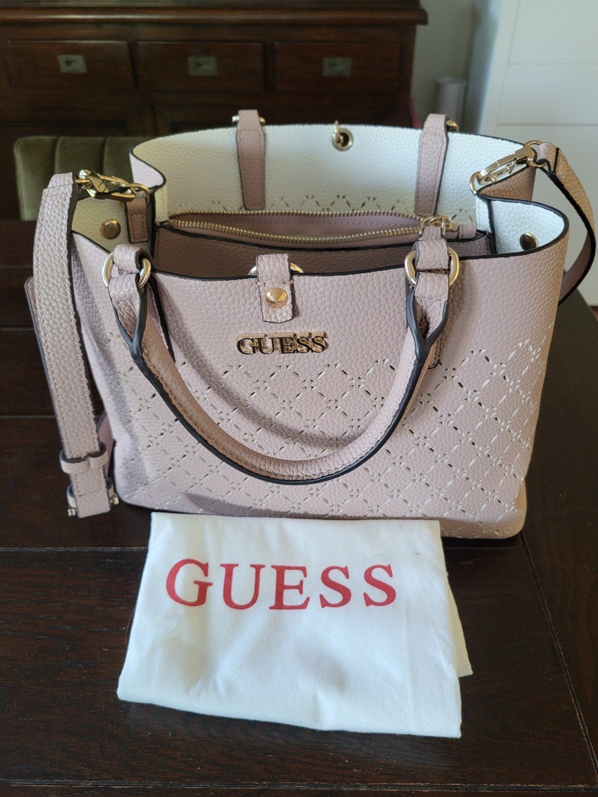 Guess handtas/schouder tas roze met witte binnenkant, nieuw!, Ophalen of Verzenden, Nieuw, Roze, Handtas