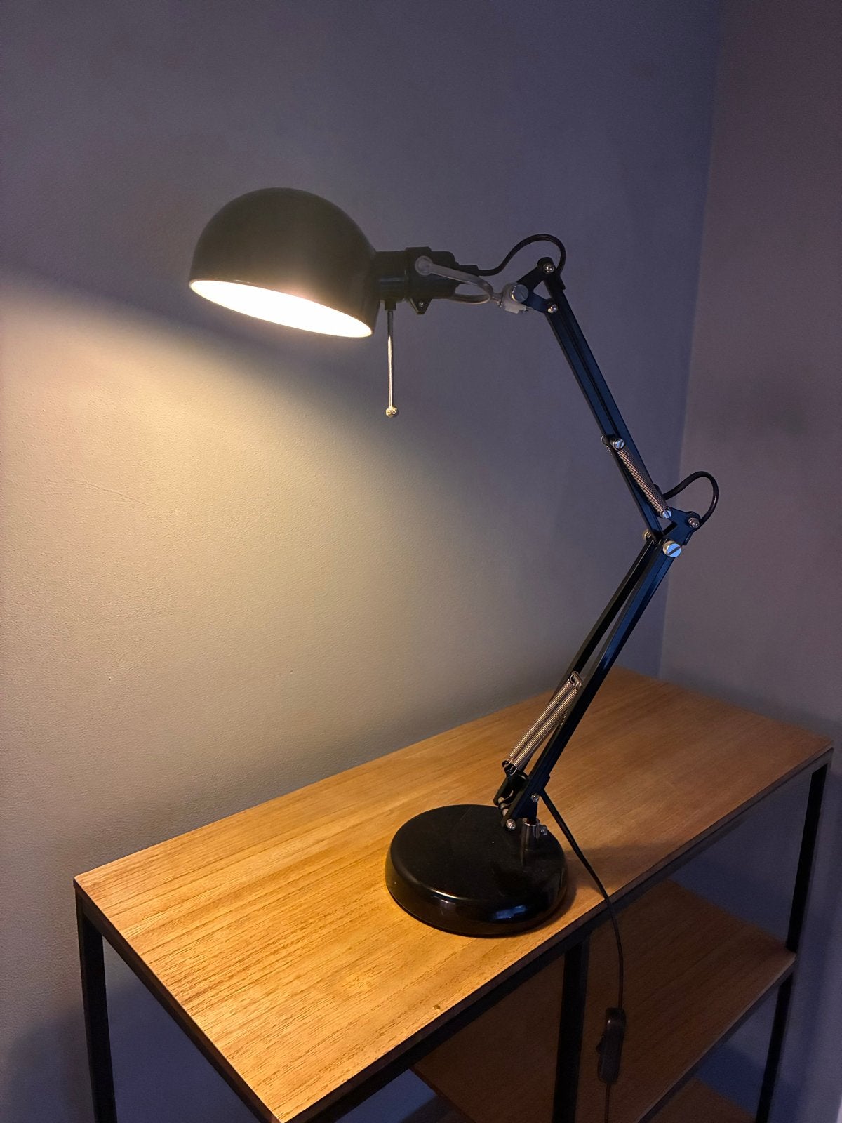 Zwarte verstelbare bureaulamp met E14 fitting, Ophalen, E14 (klein), Zo goed als nieuw, Zwart