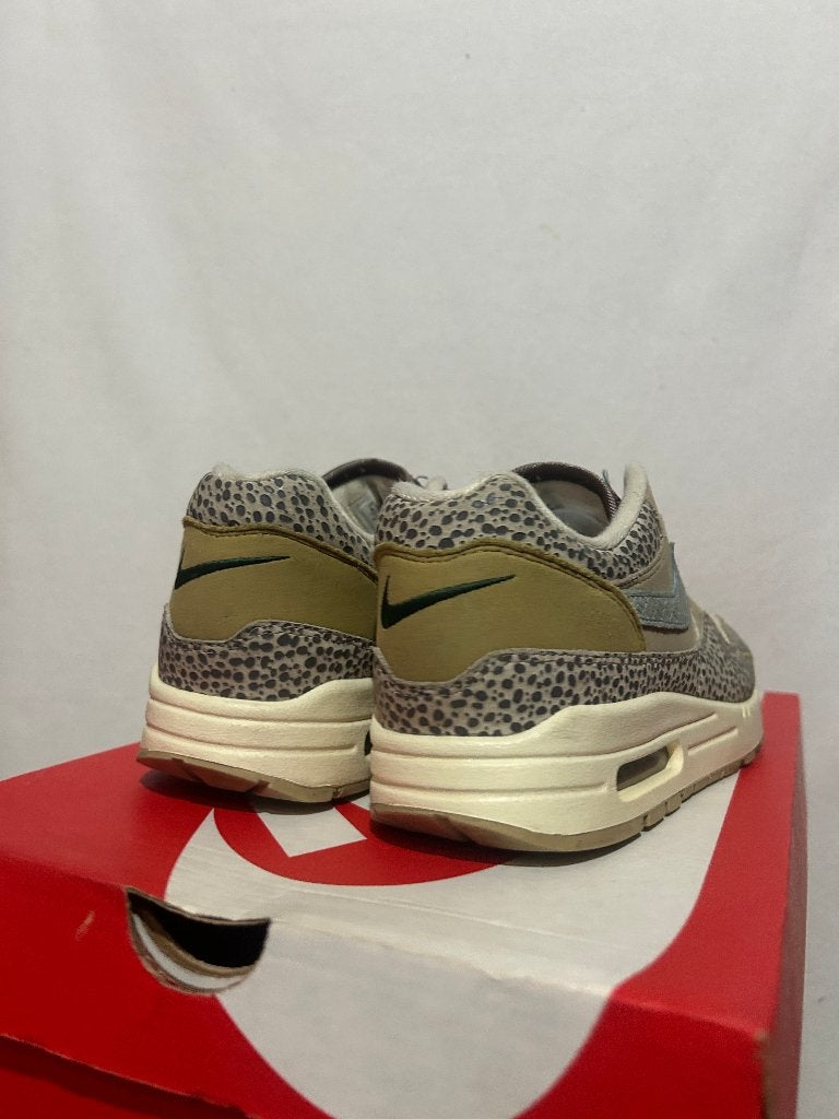 ALS NIEUW! Maat 40 - Nike Air Max 1 Cobblestone, Kleding | Dames, Verzenden, Nike, Nike, Nike