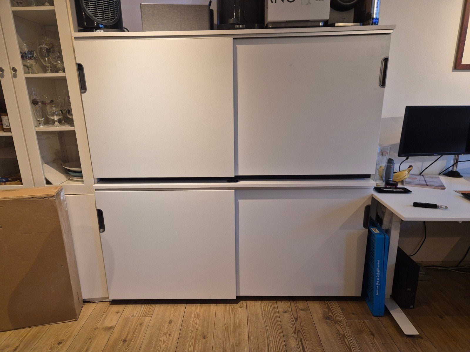 Witte kast met schuifdeuren - Ideaal voor kantoor/opslag, Ophalen, Modern en functioneel, 100 tot 150 cm, 150 tot 200 cm