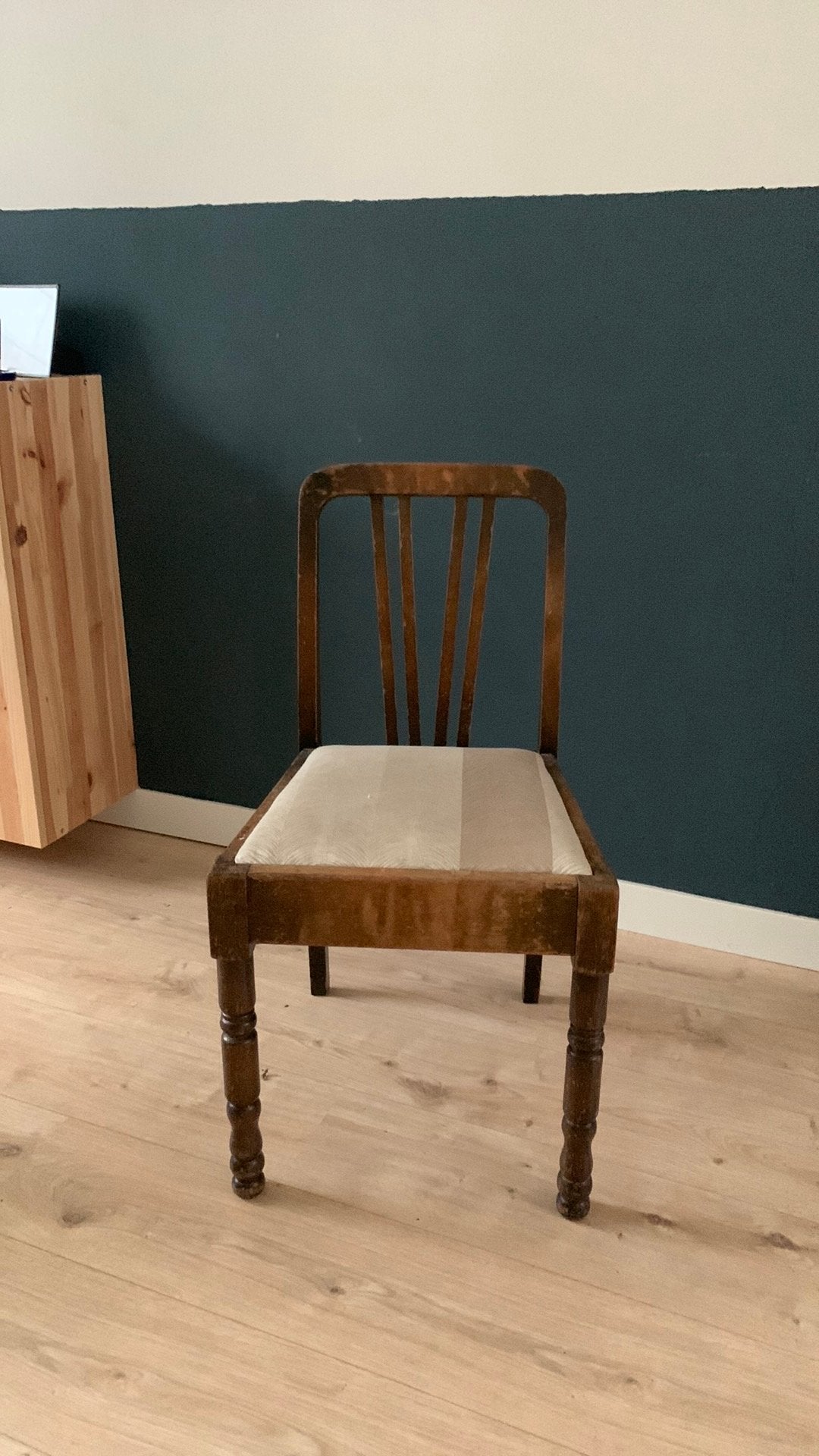 Authentieke Vintage houten Stoel uit de jaren ‘30, Huis en Inrichting, Stoelen, Gebruikt, Bruin, Eén, Hout