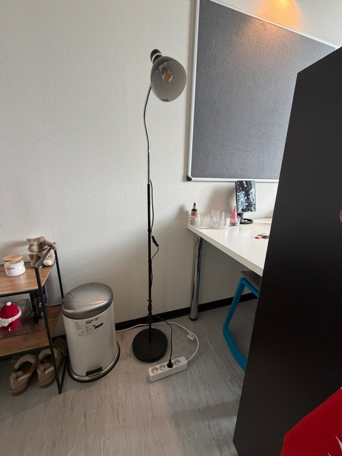 Urgent sale, Huis en Inrichting, Kasten | Roldeurkasten en Archiefkasten, Ophalen, Zo goed als nieuw, Minder dan 100 cm