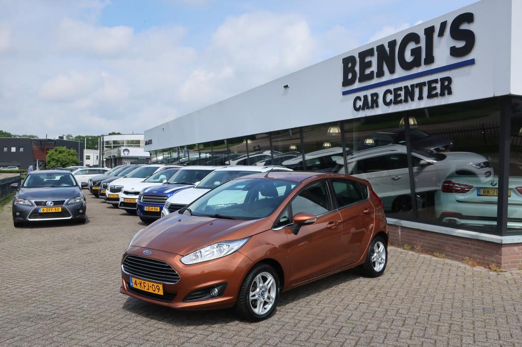 Ford Fiesta 1.0 EcoBoost Titanium. 2eEigenaar_PDC_NAP_LED_CR, Auto's, Ford, Voorwielaandrijving, Euro 5, Zwart, Bruin