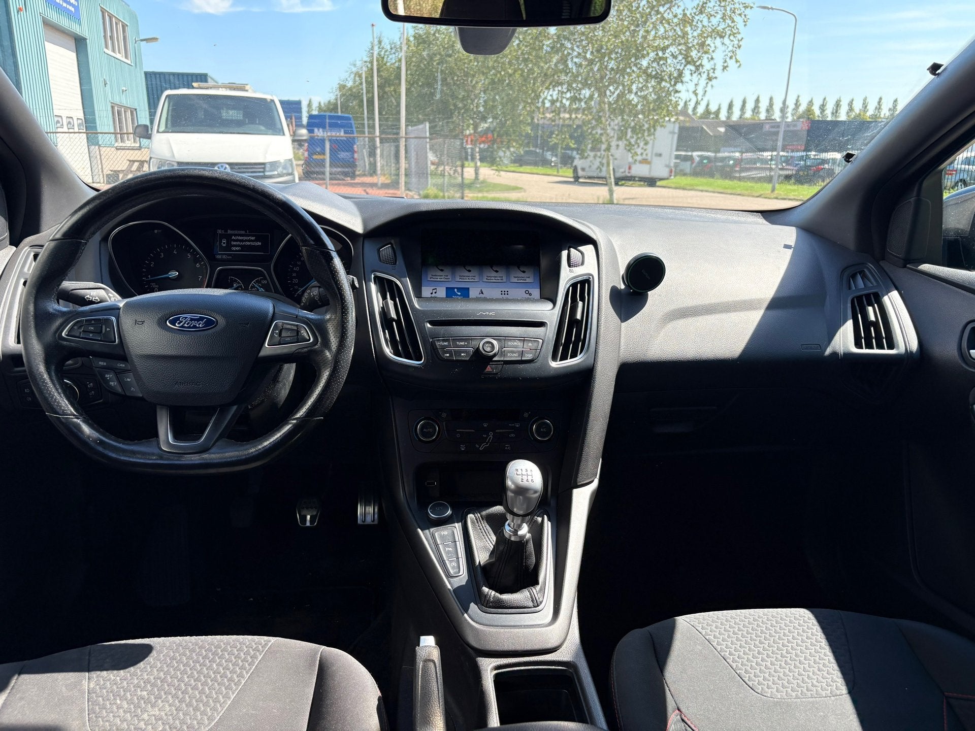 Ford Focus Wagon 1.0 ST-Line/NAvi/Cliamte/Prk snr/Dealer aut, Gebruikt, Origineel Nederlands, Handgeschakeld, 1216 kg