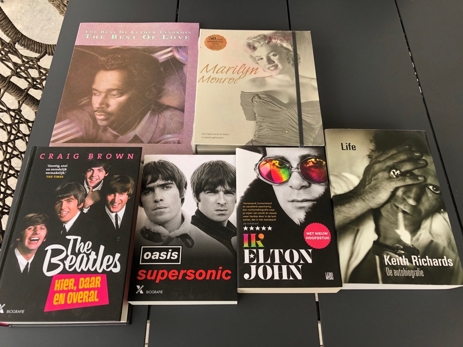 Boeken over zangers en zangeressen - Biografieën, Ophalen of Verzenden, Gelezen, Kunst en Cultuur