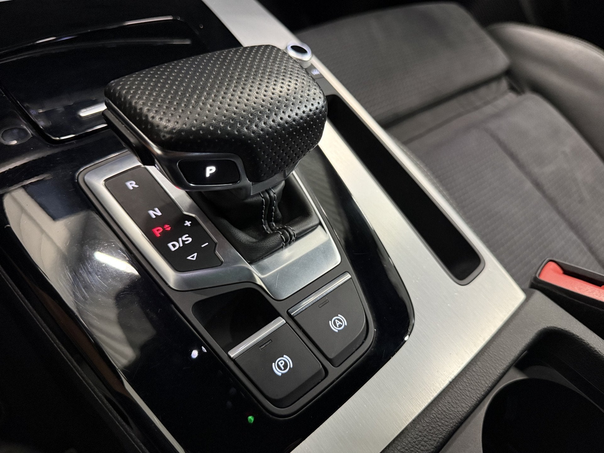 Foto 18 van Audi Q5 55 TFSI e quattro 3x S-Line PANO/LUCHTVERING/TREKHAA