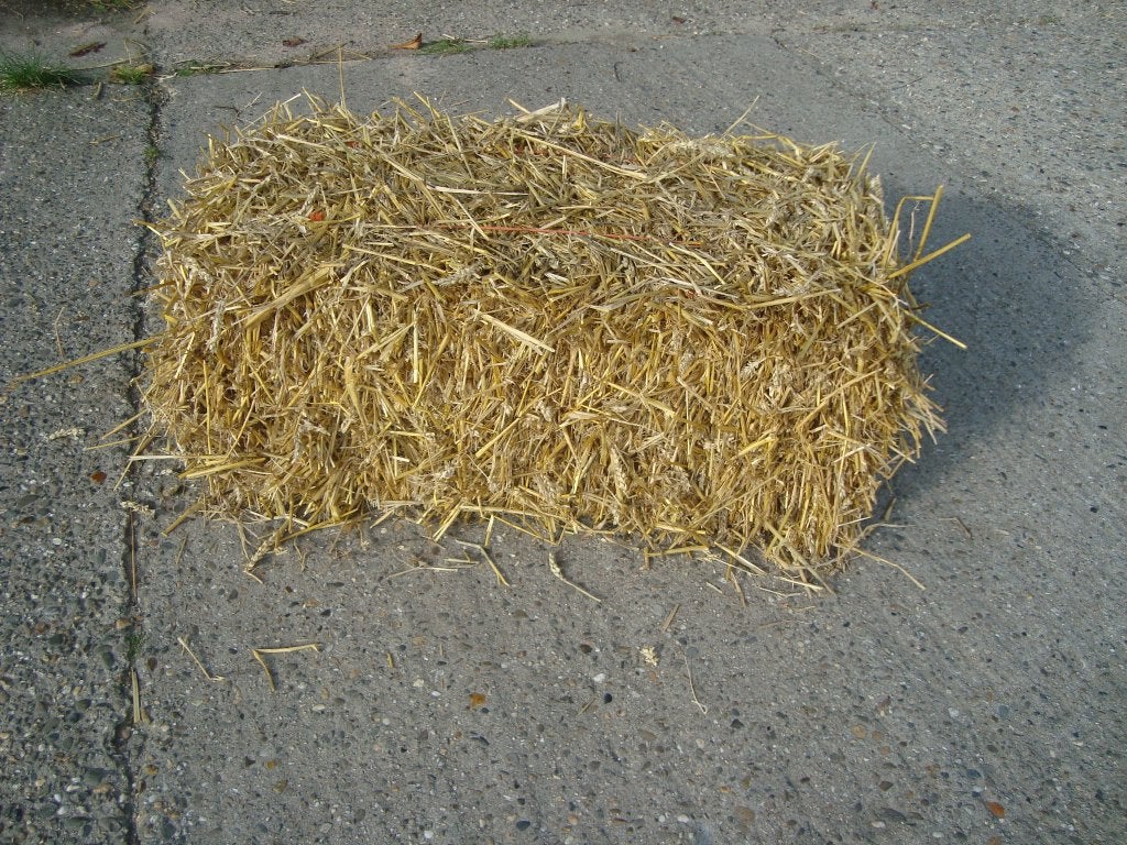 kleine balen stro, Ophalen, Vee
