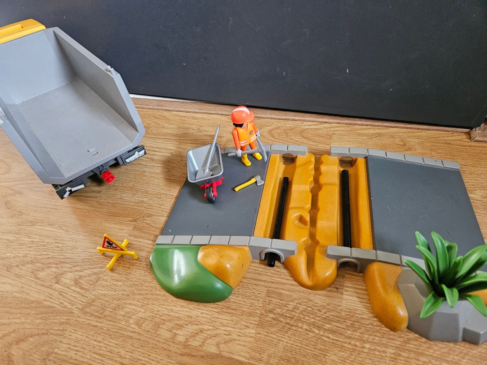 Playmobil wegwerkzaamheden vrachtwagen kiepwagen bouwvakker, Kinderen en Baby's, Speelgoed | Playmobil, Ophalen of Verzenden, Gebruikt