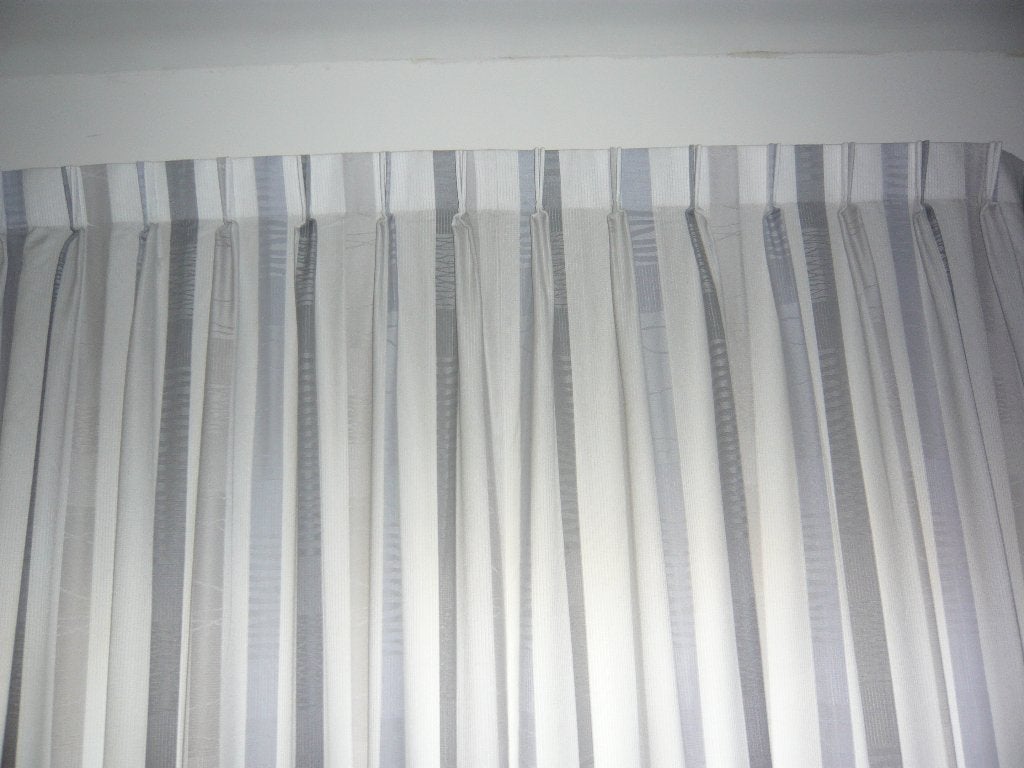 gordijnen H. 250 x br. 300 cm. geplooid, Plooiafwerking, Ophalen of Verzenden, Zo goed als nieuw, 250 cm