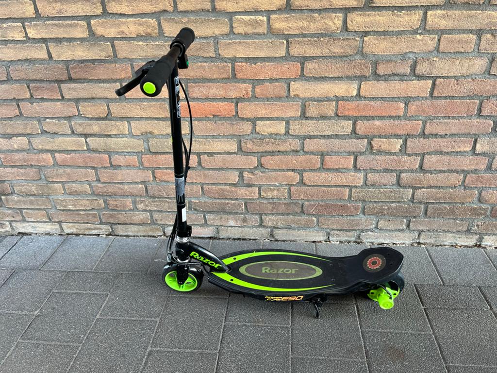 Elektrische Step Razor E90 Power Core Groen, Fietsen en Brommers, Steps, Gebruikt, Elektrische step (E-scooter), Ophalen