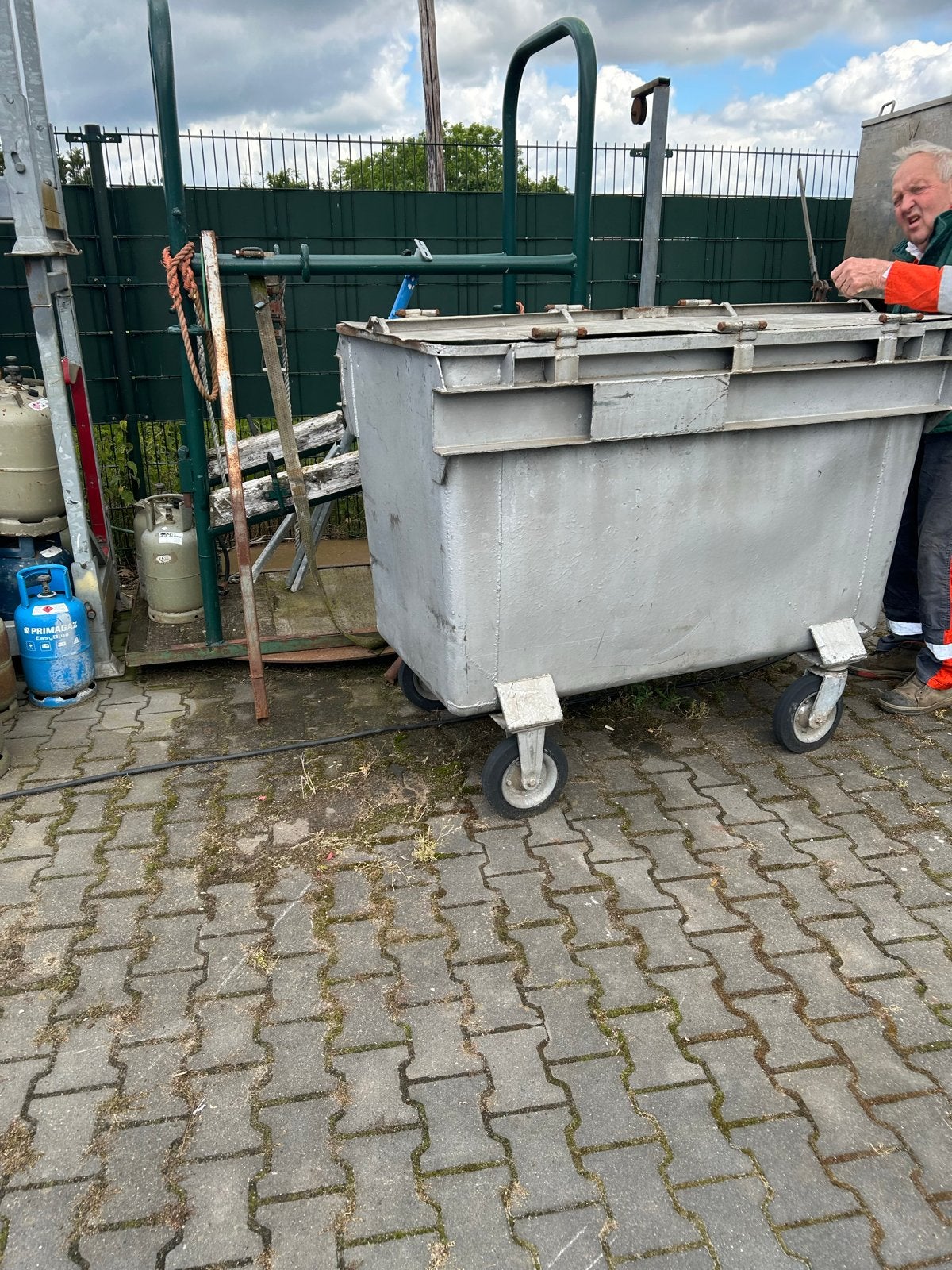 Robuuste metalen container op wielen rol container, Ophalen of Verzenden