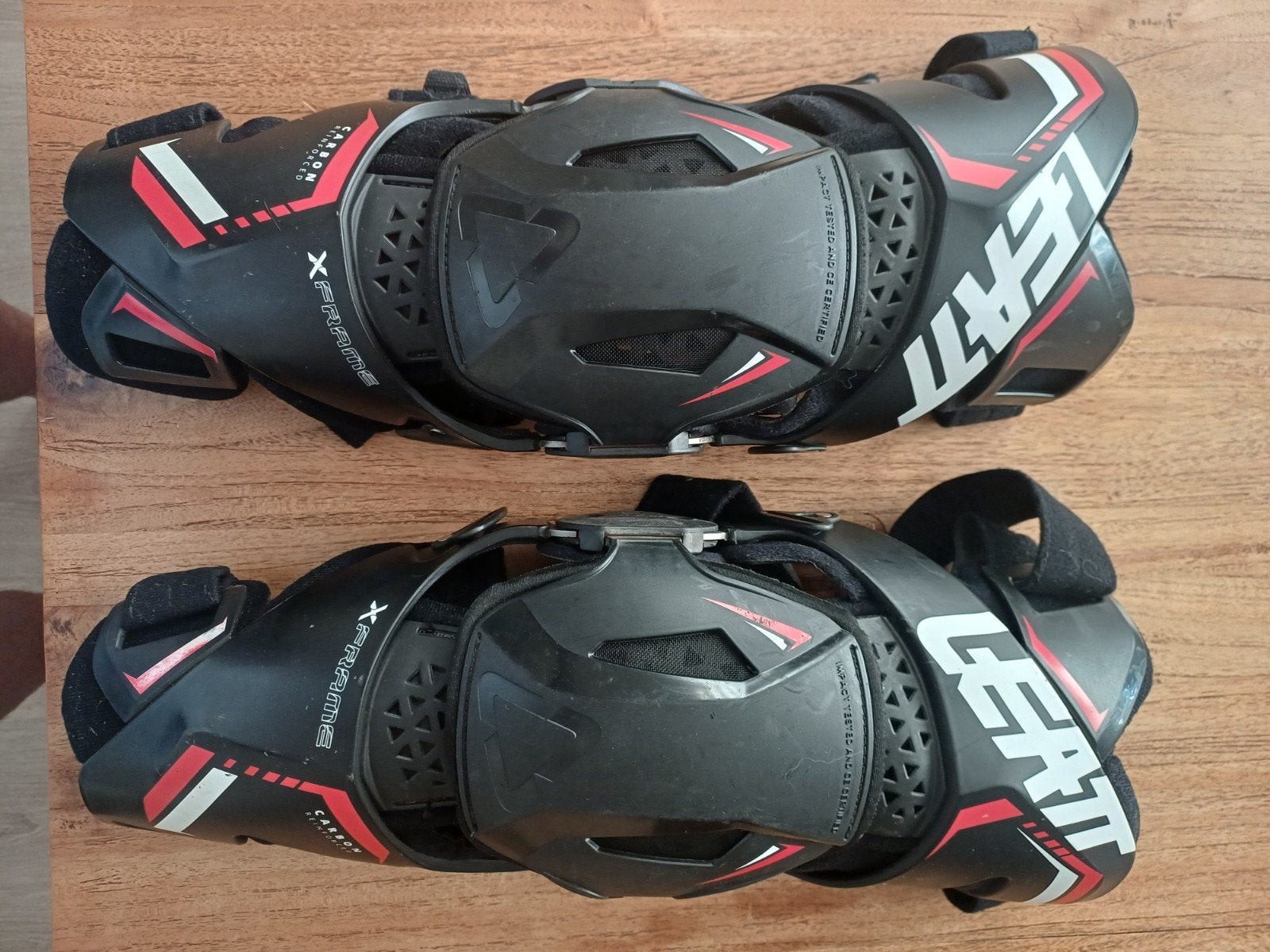 Leatt X-Frame Carbon Kniebraces (XL), Ophalen of Verzenden, Zo goed als nieuw