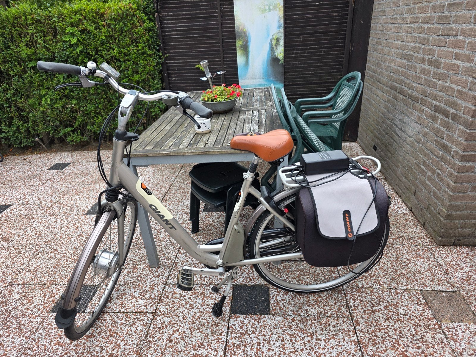 Giant Twist Elektrische Damesfiets E-bike met lader en tass, Ophalen of Verzenden, Gebruikt, Giant