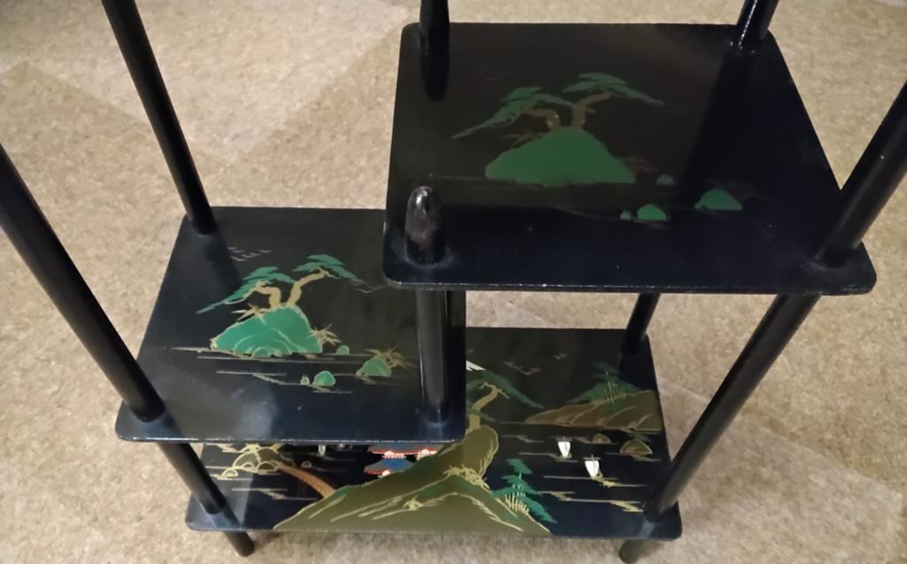 Uniek Japans tafeltje met beschilderde landschappen, Ophalen, Minder dan 50 cm, Gebruikt, Tot twee personen